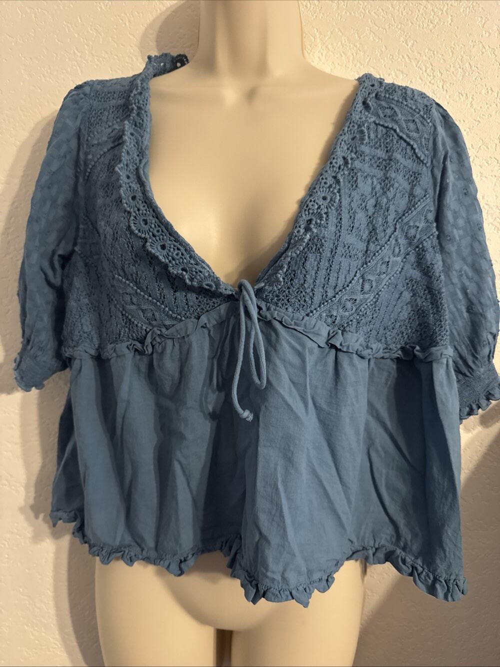 Anthropologie Blue CROP RUFFLES CROCHET Blouse Top Size MEDIUM Boho Romantic